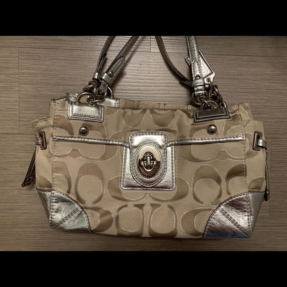 Coach purse and wallet